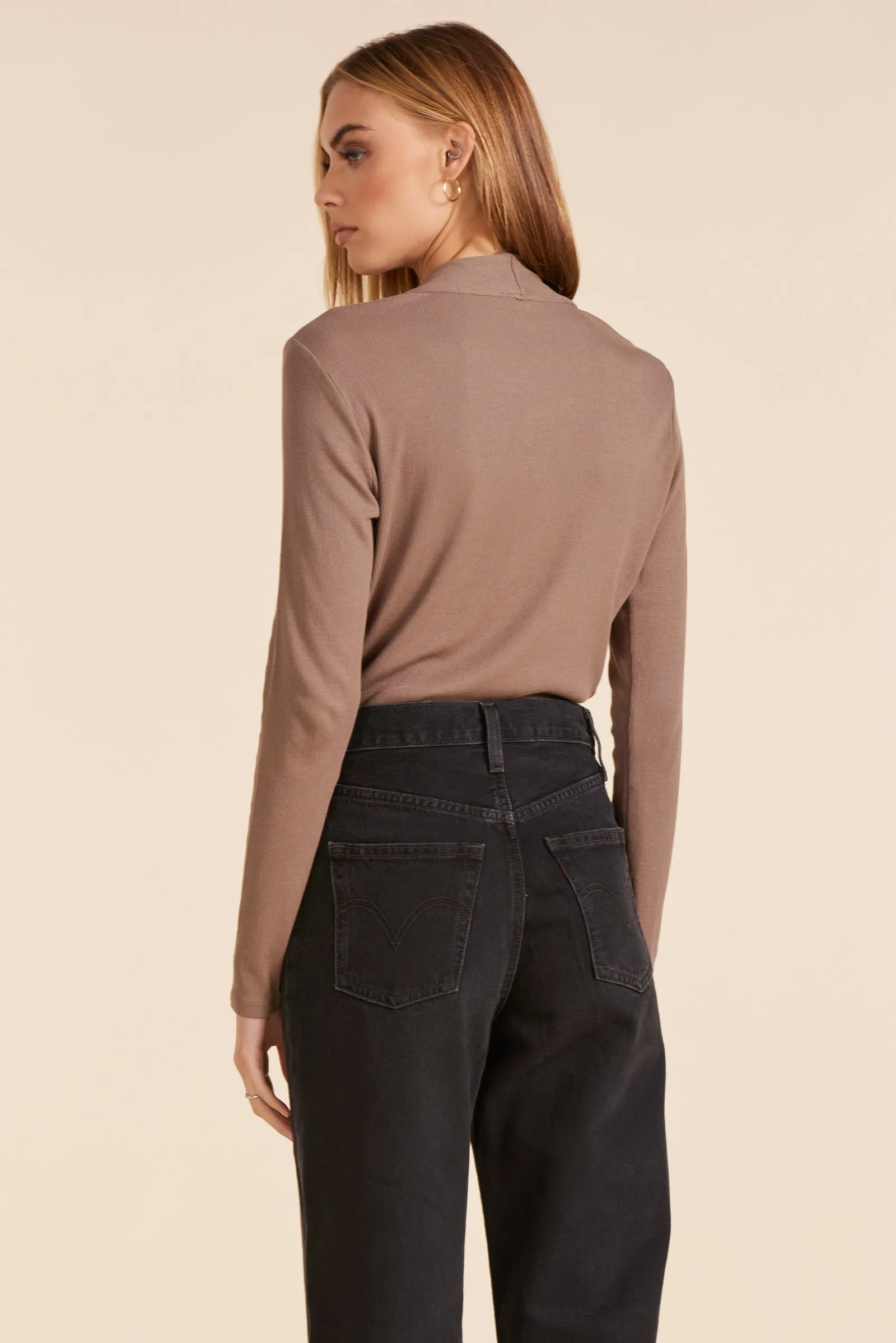 LONG SLEEVE SURPLICE TOP